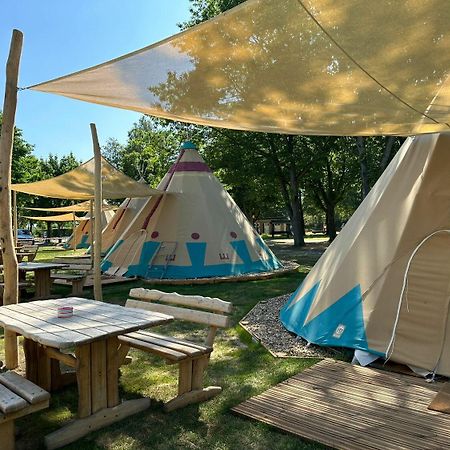 Tipi Illinois Apartamento Falkenberg/Elster Exterior foto