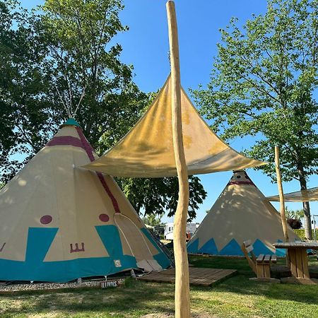 Tipi Illinois Apartamento Falkenberg/Elster Exterior foto